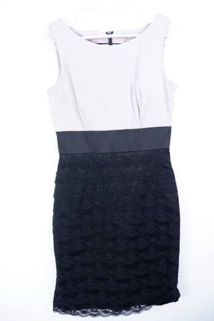 Платье H&M для сдержанного и элегантного вечернего образа 42 размер