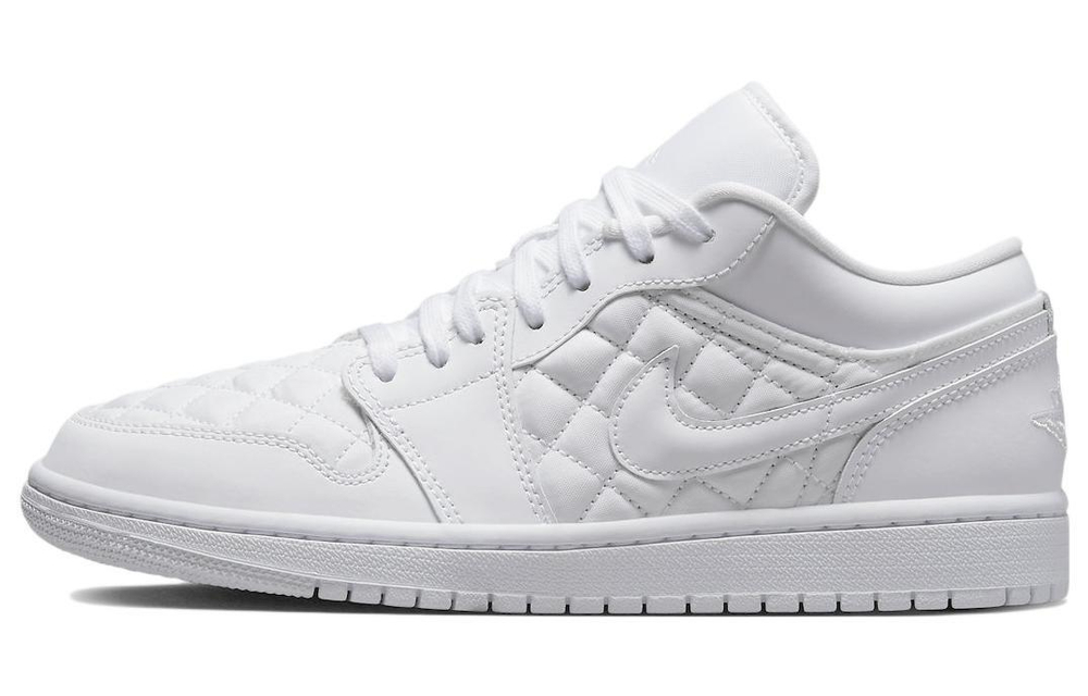 Кроссовки Jordan Air Jordan 1 Low Quilted "Triple White" (Женская размерная сетка)