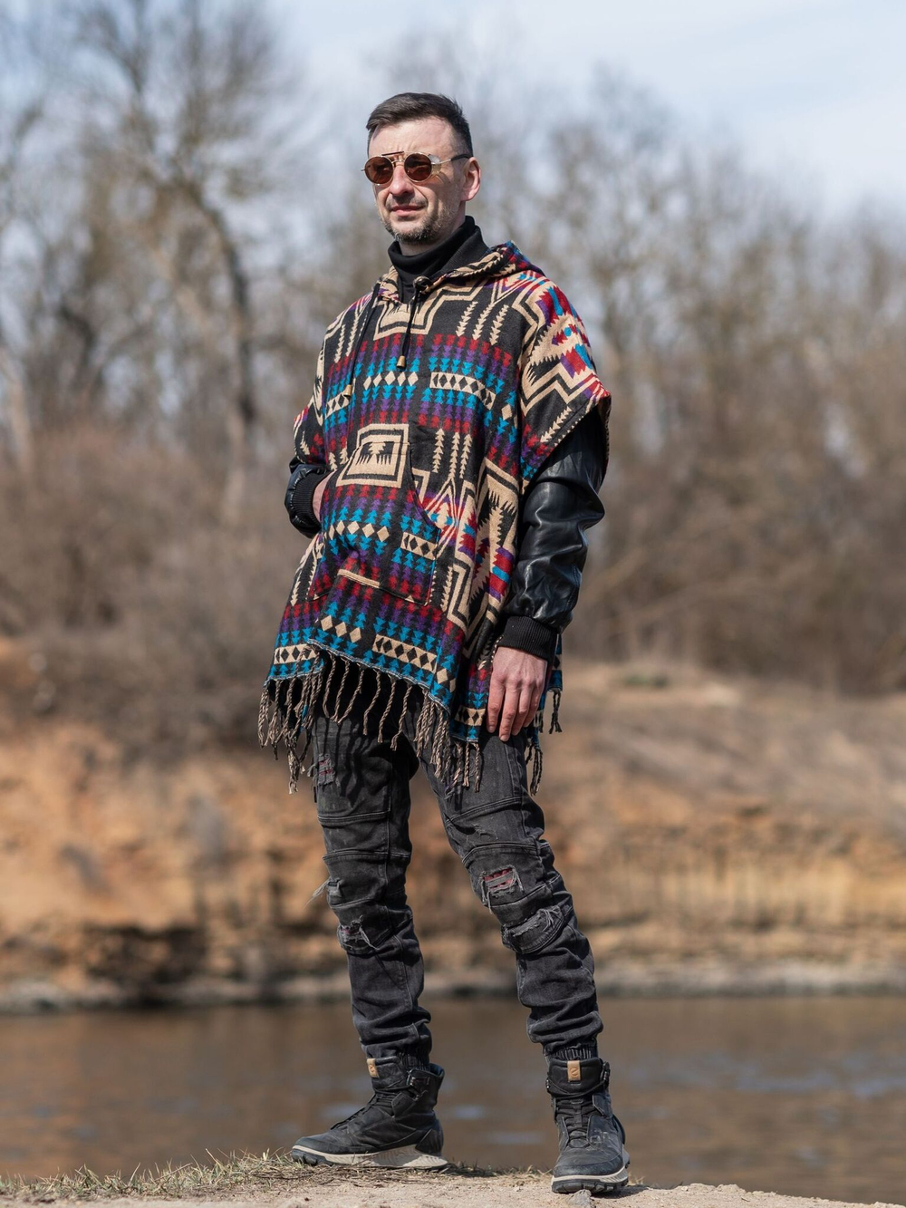 Пончо шерстяное с орнаментом