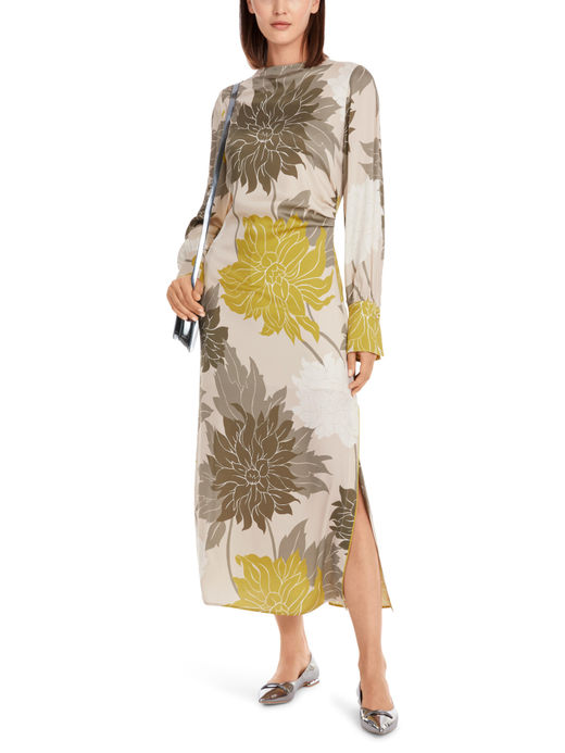 Платье из шелка