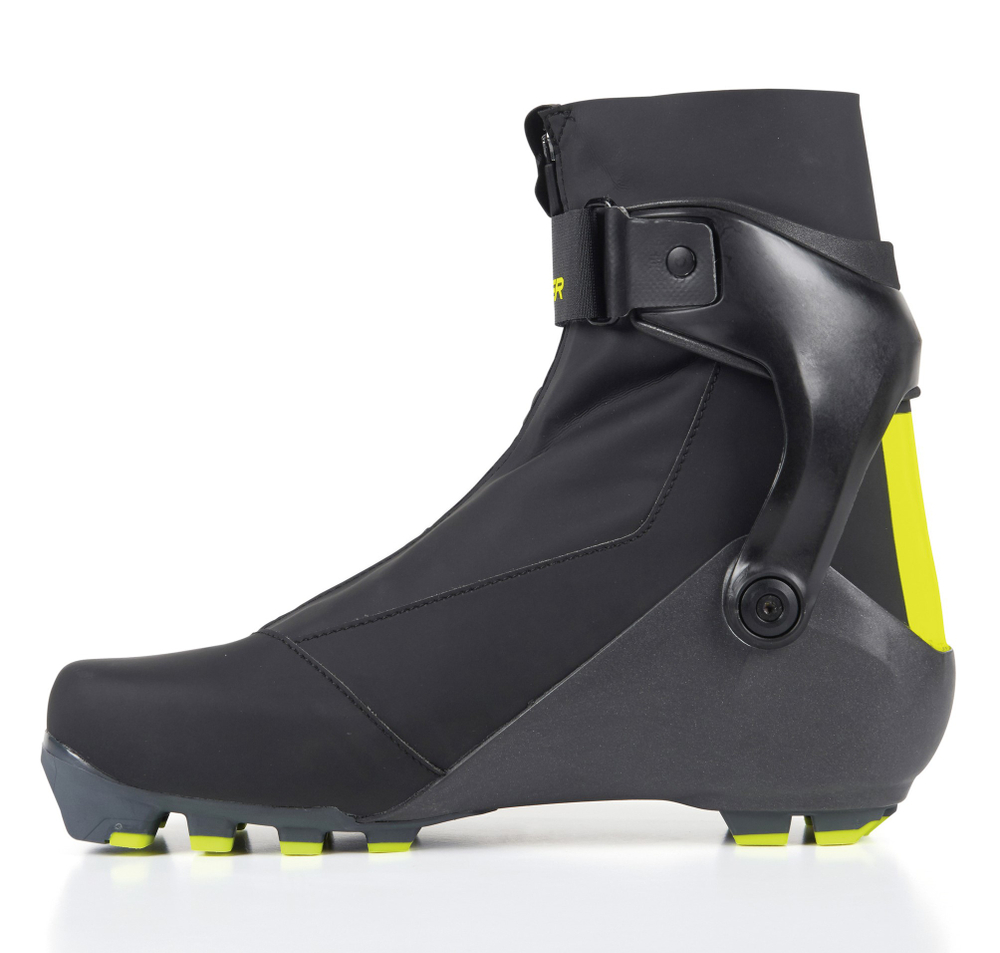 Лыжные ботинки FISCHER CARBON SKATE