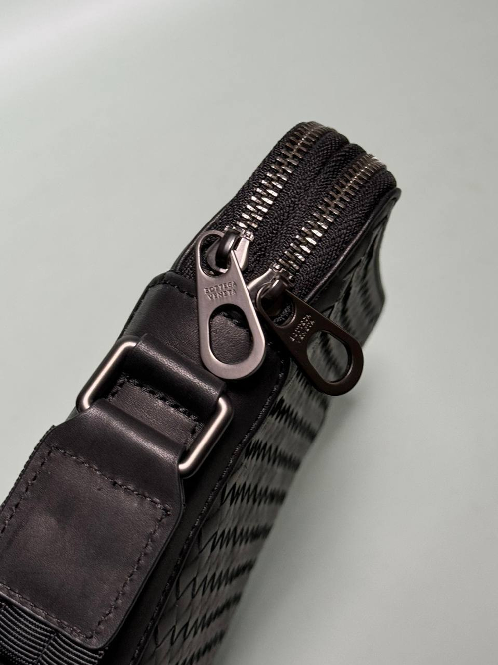 Сумка-мессенджер Bottega Veneta