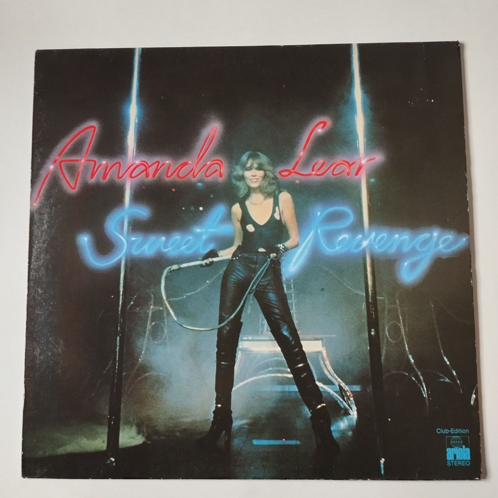 Винтажная виниловая пластинка LP Amanda Lear Sweet Revenge (Germany 1978) (Poster) (Club Edition)