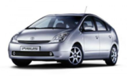 Чехлы на Prius (2003- 2009 г.в. Задняя спинка 40 на 60,сиденье единое. Передний подлокотник, задний подлокотник (чехол+молния), 5-подголовников)