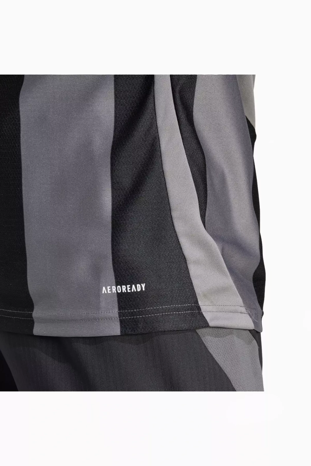 Футболка adidas Striped 24