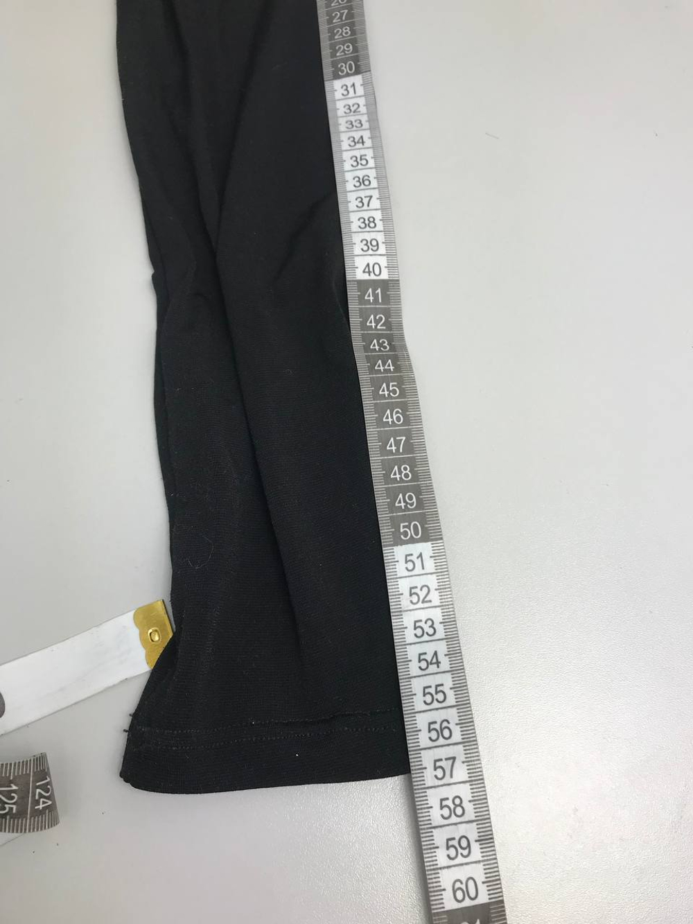 Джемпер с пайетками 40 размер