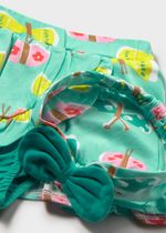 топ с юбкой и повязкой на голову