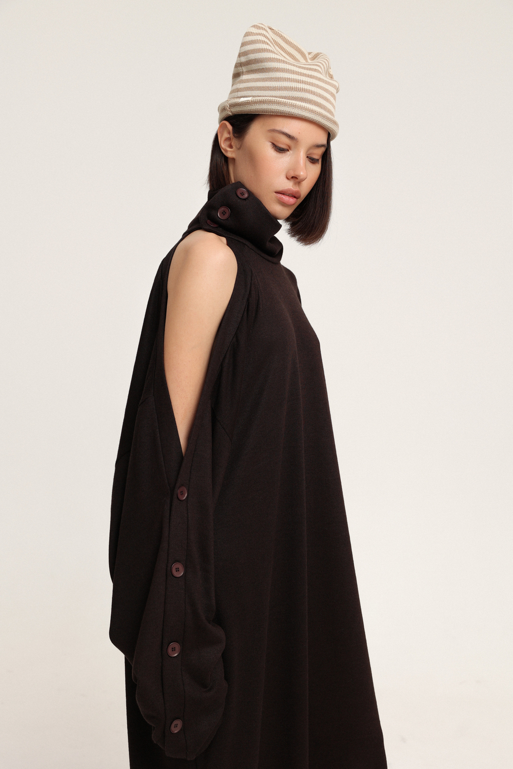 Платье трикотажное на пуговицах