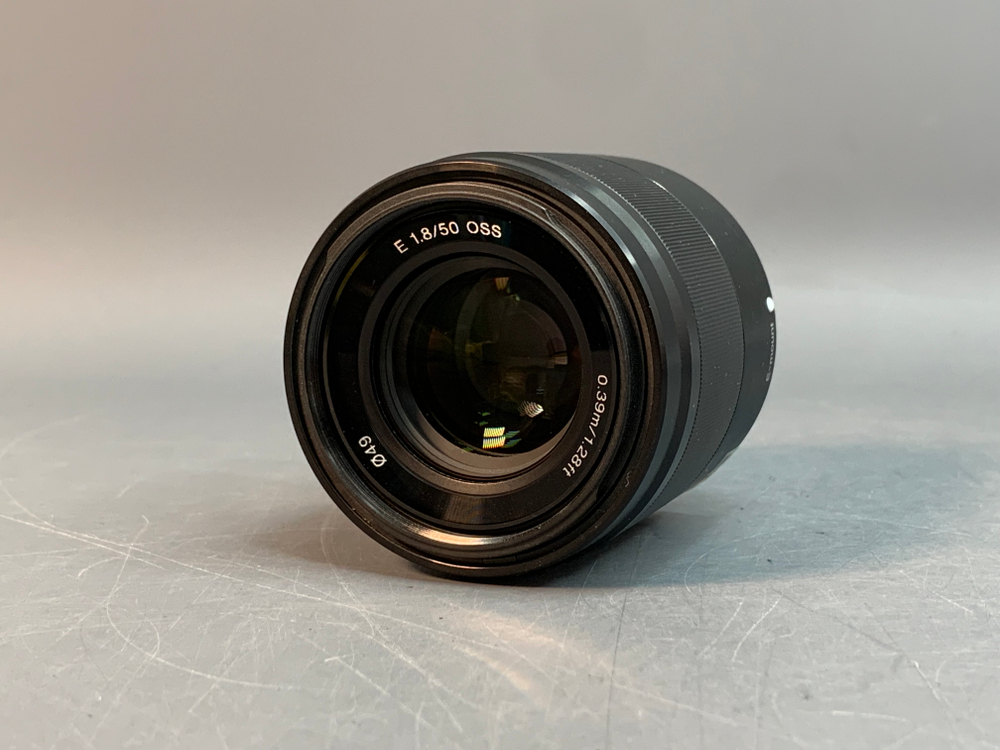 Sony 50mm f/1.8 OSS