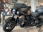 Ultra Limited, Harley-Davidson (FLHTK), 2020 "River Rock Gray / Vivid Black, Black Finish"