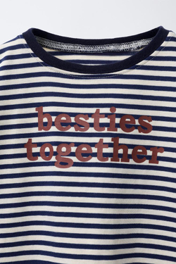 ZARA ФУТБОЛКА В ПОЛОСКУ С ТЕКСТОМ, СИНИЙ/БЕЛЫЙ