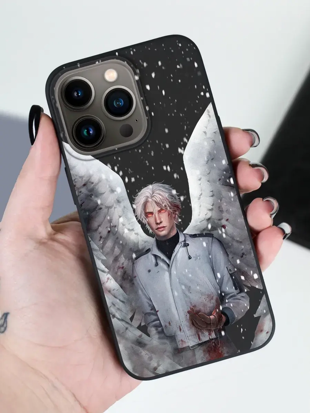 Чехол на iPhone 13 Pro с принтом