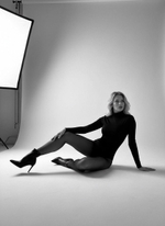 Черно-белая студийная fashion-съёмка