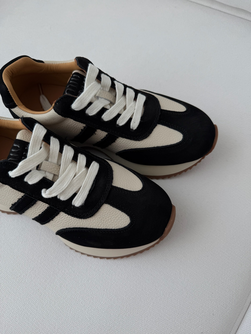 Кроссовки из натуральной замши