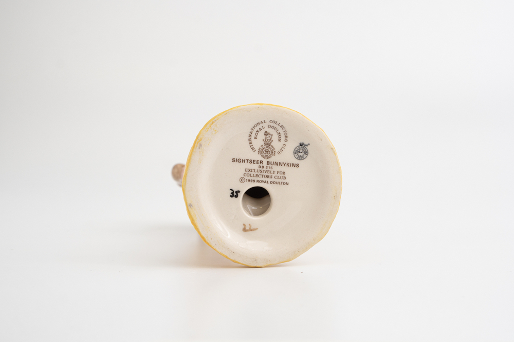 Коллекционная статуэтка «Туристка»