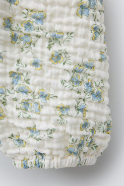 ZARA ДЛИННЫЙ КОМБИНЕЗОН ИЗ РЕЛЬЕФНОЙ ТКАНИ С ЦВЕТОЧНЫМ ПРИНТОМ, БЕЛЫЙ