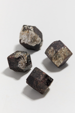 Альмандин (гранат) кристалл S