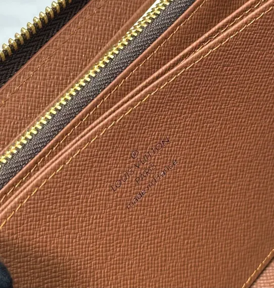 Кошелек Louis Vuitton Zippy Monogram Macassar