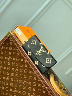 Louis Vuitton Emilie Wallet