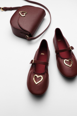 ZARA СУМКА «СЕРДЦЕ» С ПЛЕЧЕВЫМ РЕМНЕМ, БОРДОВО-КРАСНЫЙ