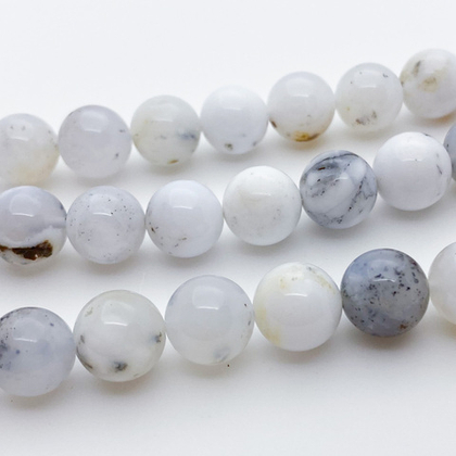 Опал белый бусины, диаметр 10,5-10,6 мм, цена за 9 шт (1/4 нити)