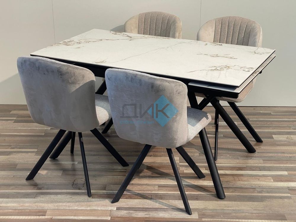 Стул DikLine 299 поворотный опоры чёрные