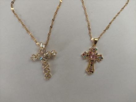 Крестик нательный со стразами на цепочке (Сев)