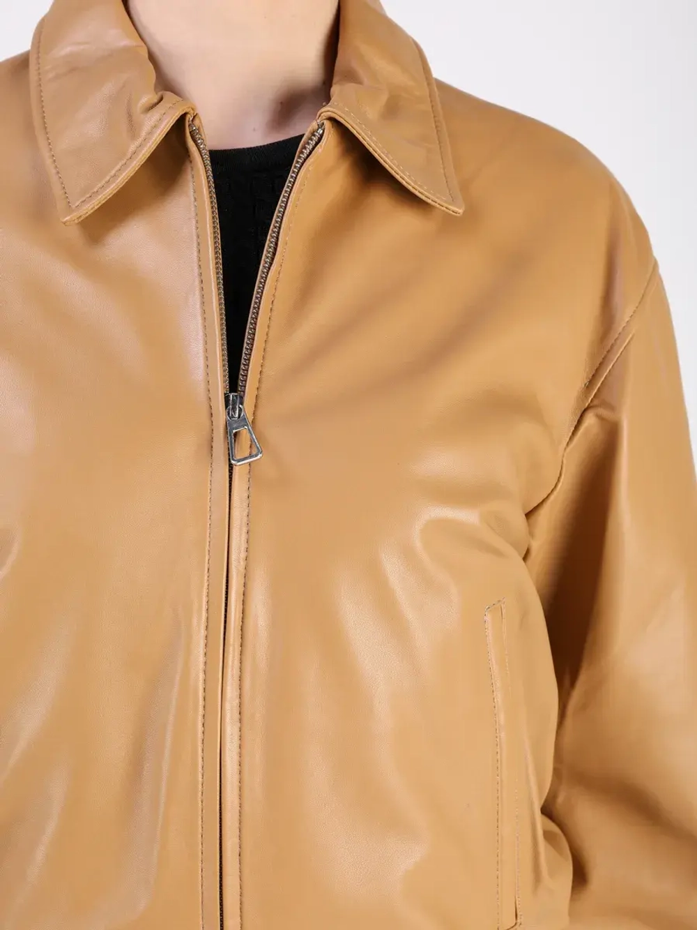 Кожаная куртка демисезонная