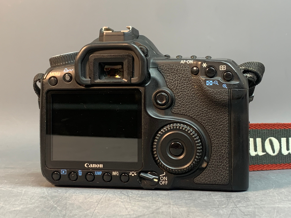 Canon EOS 40D 23.667 кадров