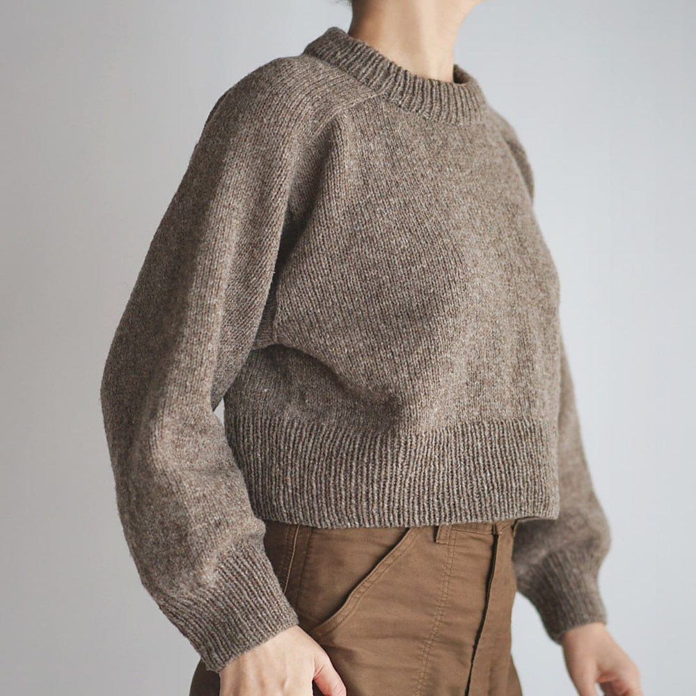 Описание по вязанию свитера спицами "Yoke"