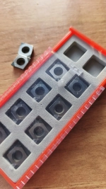 Пластина CBN CCMT09T304‑CBM MT802 для точения закаленных сталей