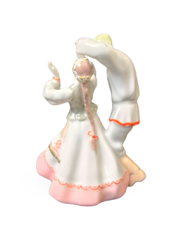 Фарфоровая статуэтка "Белорусский танец" ("Лявониха") Дулево