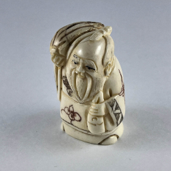 Статуэтка нэцкэ Монах с кукурузой