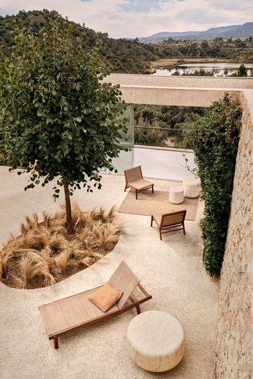 Кресло Itani из массива акации и искусственного ротанга La Forma Испания 