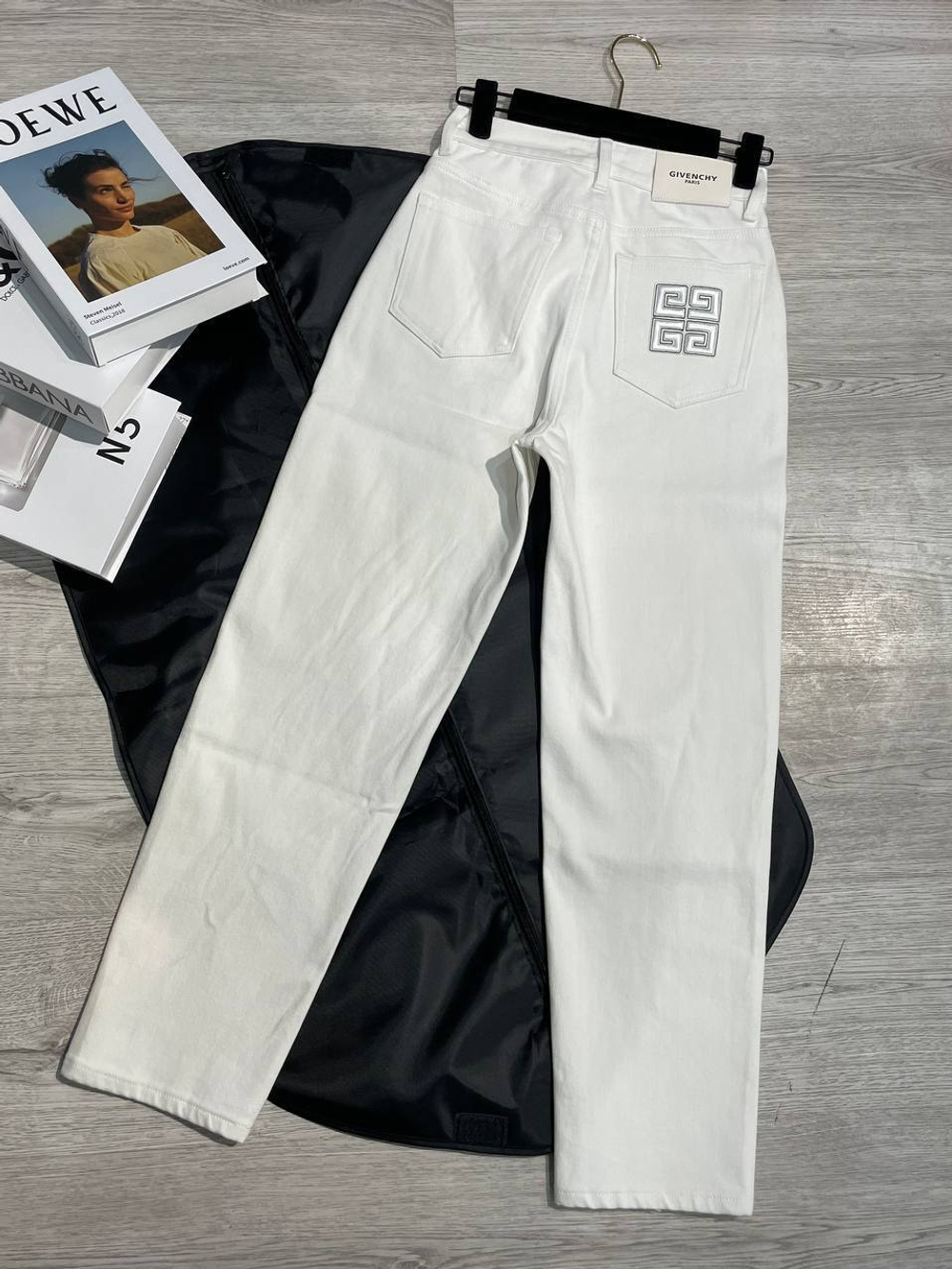 Джинсы Givenchy