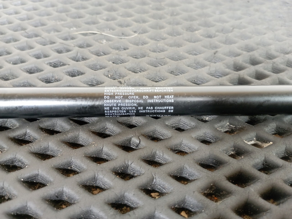 Амортизатор инструментального ящика 2023г.