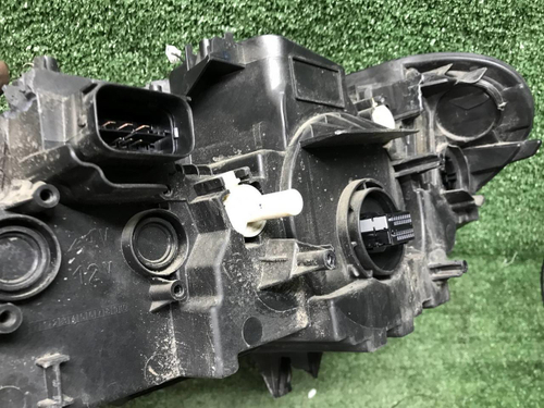 Битая Фара правая BMW X1 F48 (2015-2019) LED
