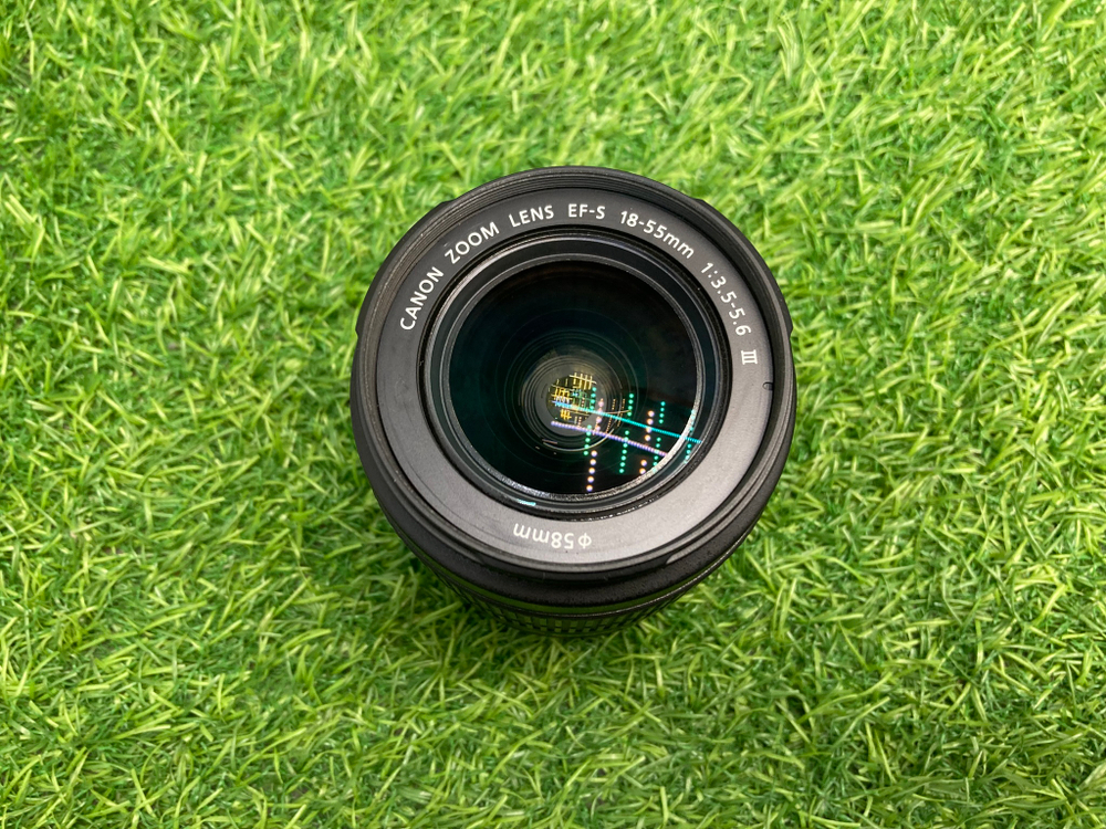 Canon 1200D kit 18-55mm 3.5-5.6 III 2.500 кадров