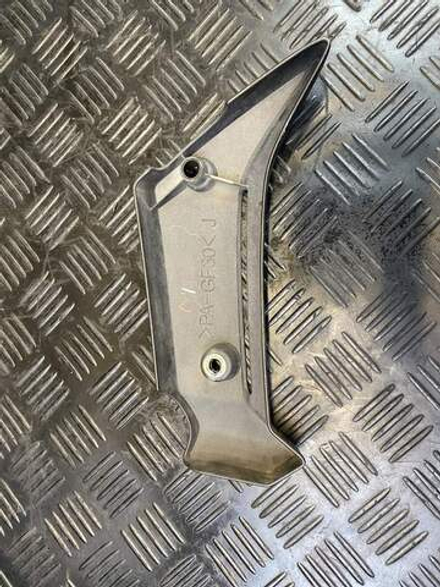 Пластик радиатора левый Yamaha FZ1 Fazer RN17