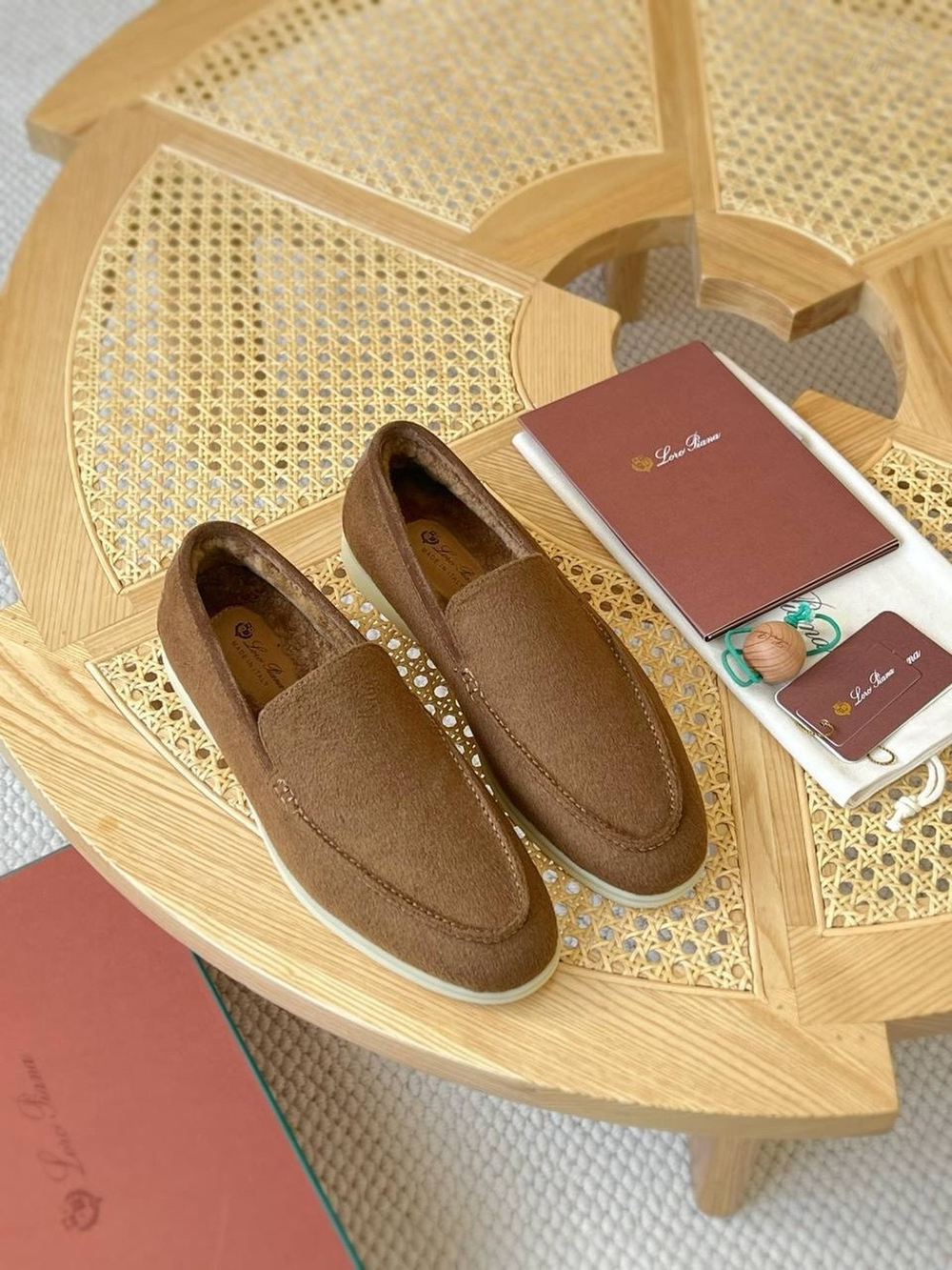 Лоферы Loro Piana Summer Walk с мехом