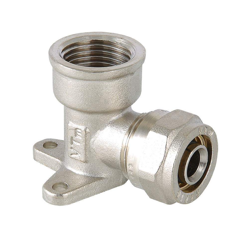 Угол с крепл. м/п 20 ц * 1/2" вн. VALTEC