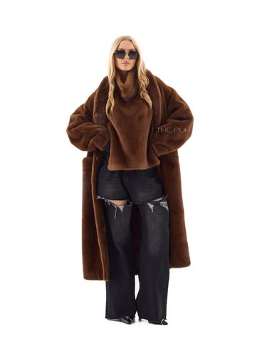 Длинная коричневая шуба из эко-меха