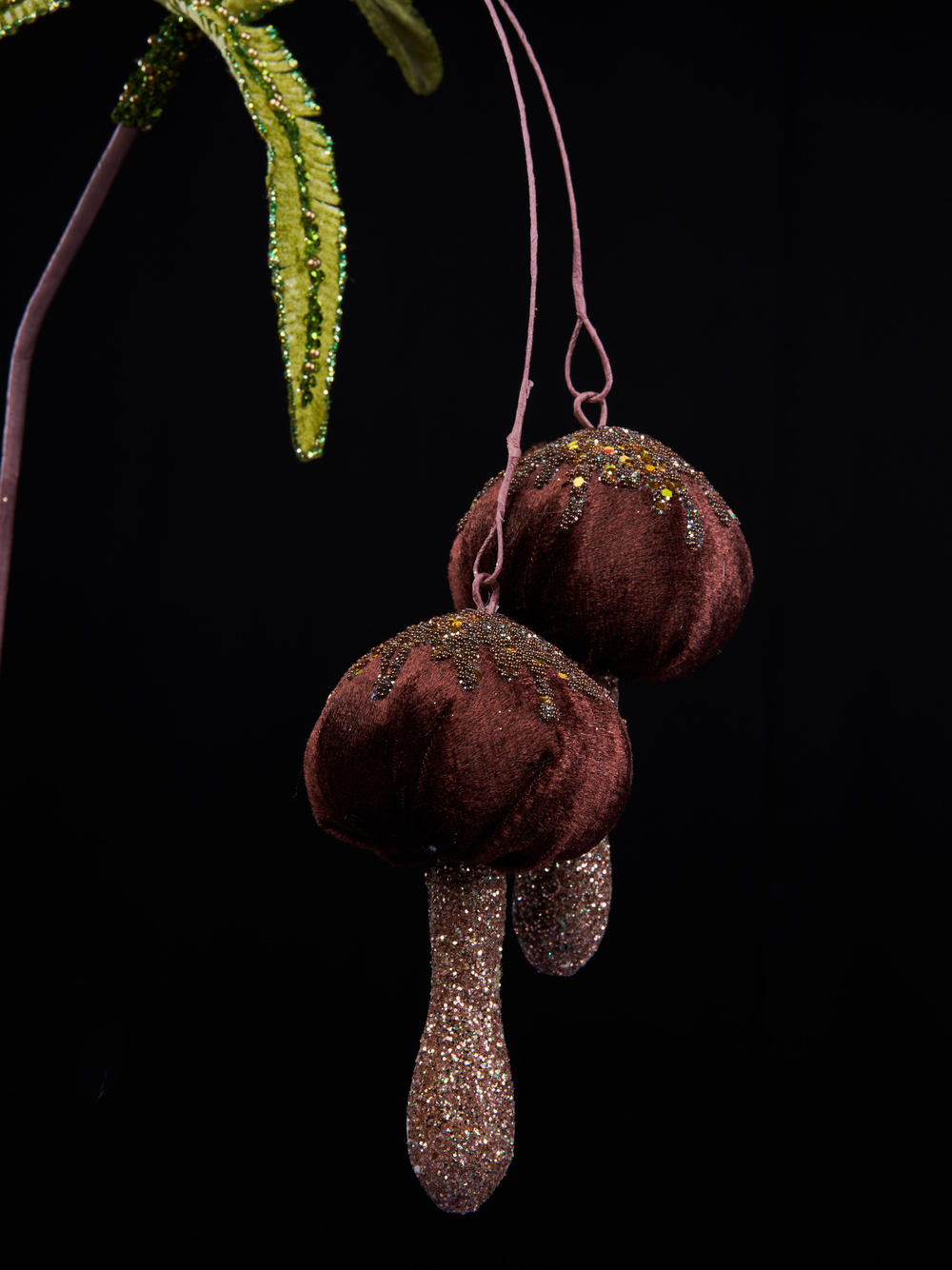 Веточка с грибами 18х41см ChristmasDeLuxe коричневая