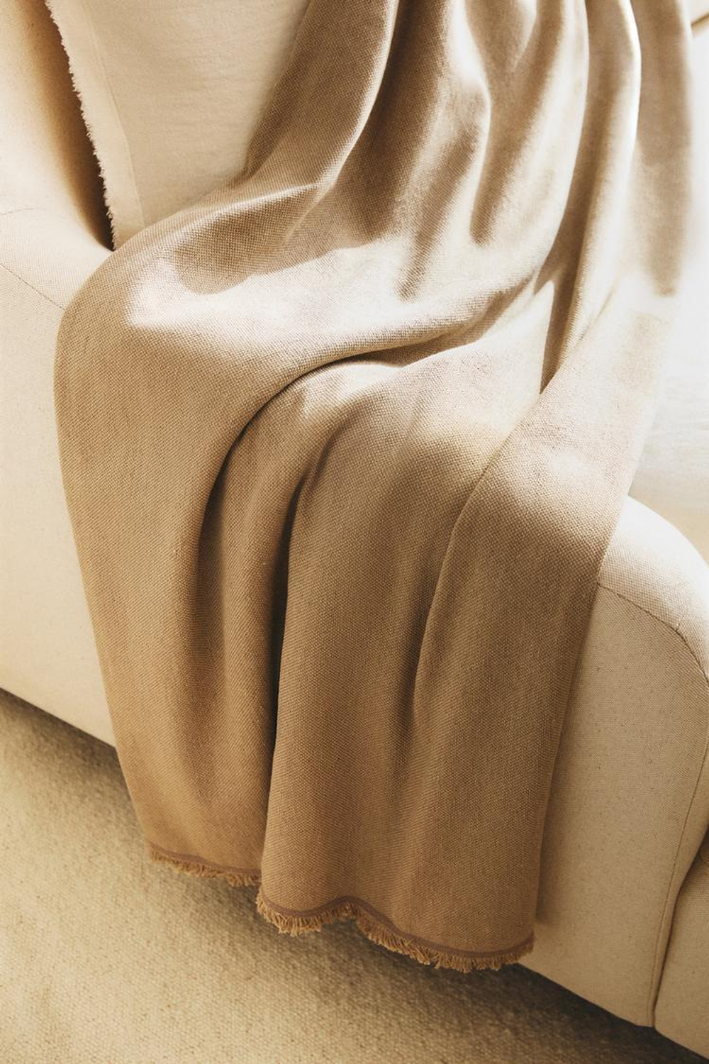 ZARA HOME ОДНОТОННЫЙ ПЛЕД, СВЕТЛО-БЕЖЕВЫЙ