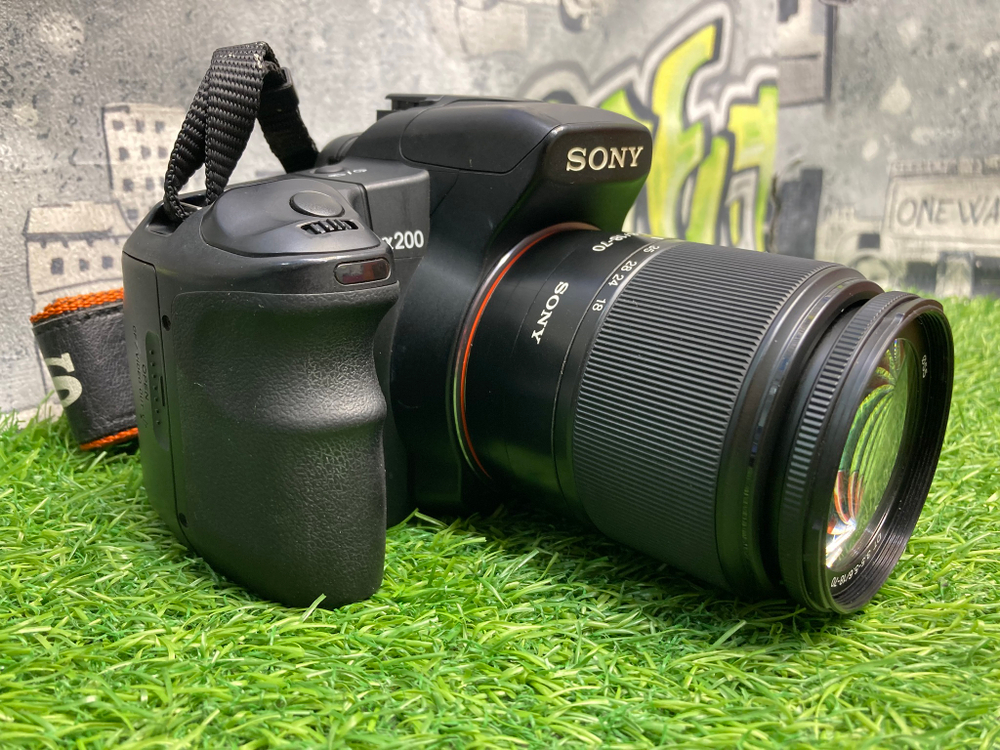 Sony A200 Kit DT 18-70mm 3.5-5.6