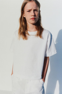 ZARA ФУТБОЛКА С ДЕТАЛЯМИ Из ИСКУССТВЕННОГО ЖЕМЧУГА, БЕЛЫЙ