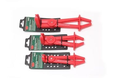 Зажим пластиковый для шлангов с фиксатором изогнутый 90°(L-155мм), на пластиковом держателе RockForce##Rock FORCE RF-903G18C