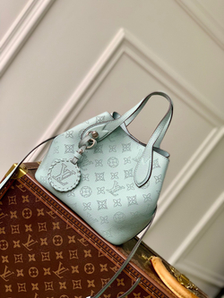 Louis Vuitton Blossom PM