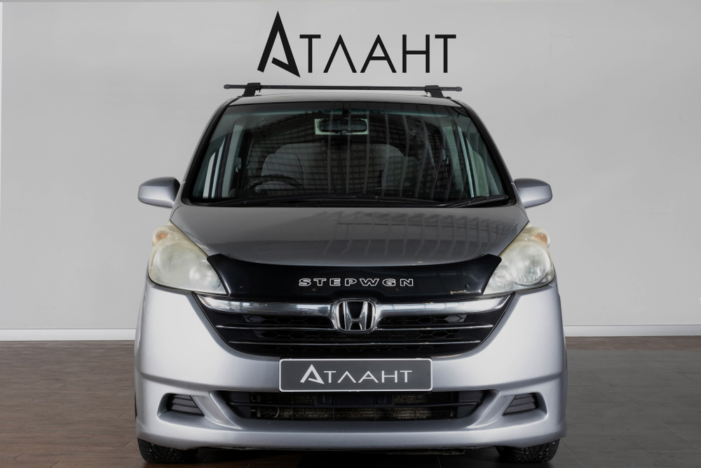 Honda Stepwgn, 2012 год