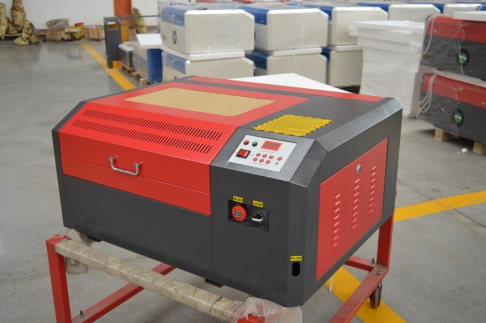 Лазерно-гравировальный станок Thunder 4040